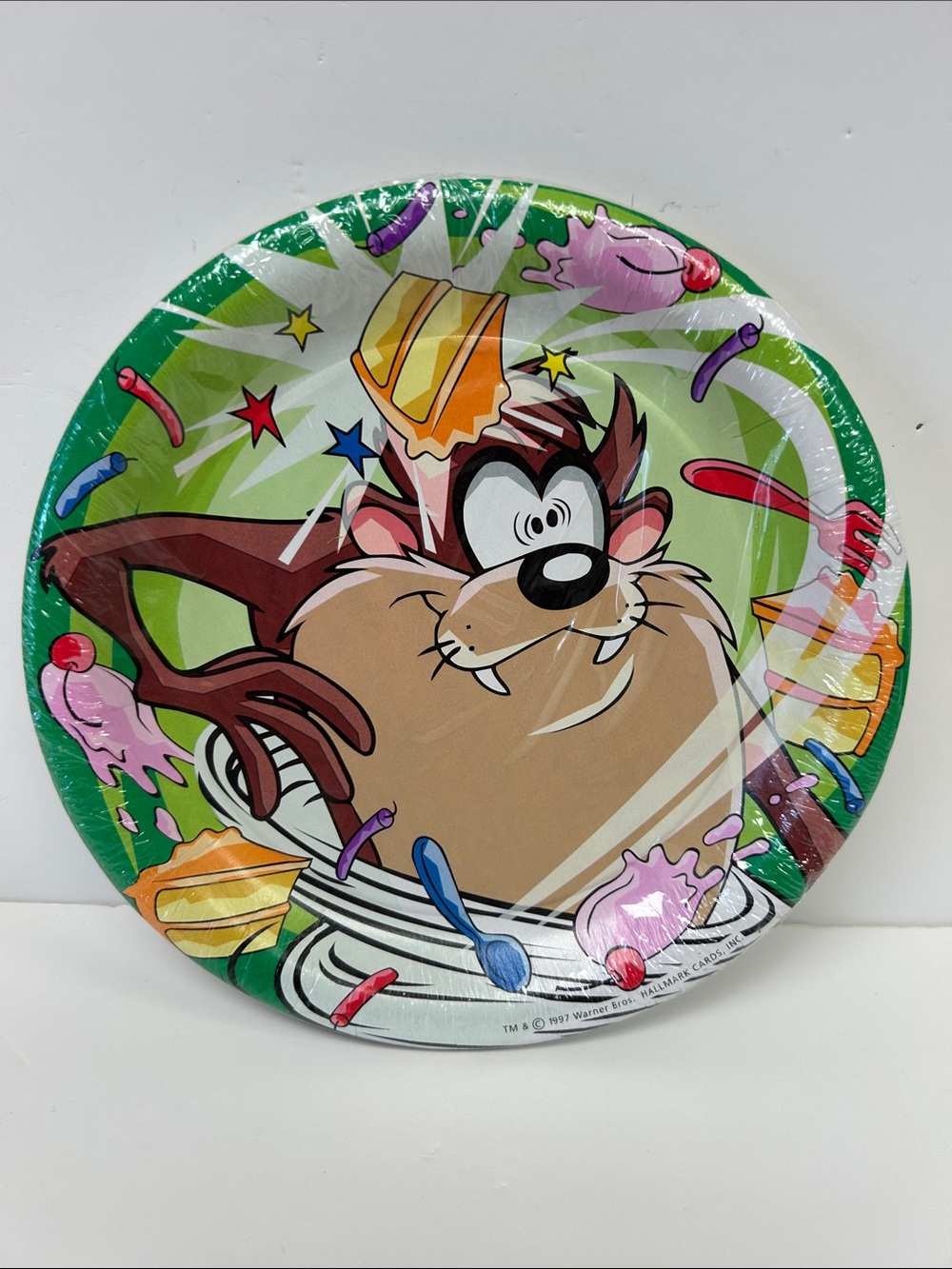 Vintage 1997 Looney Tunes“ Taz” unopened  set of eight 17 cm paper plates